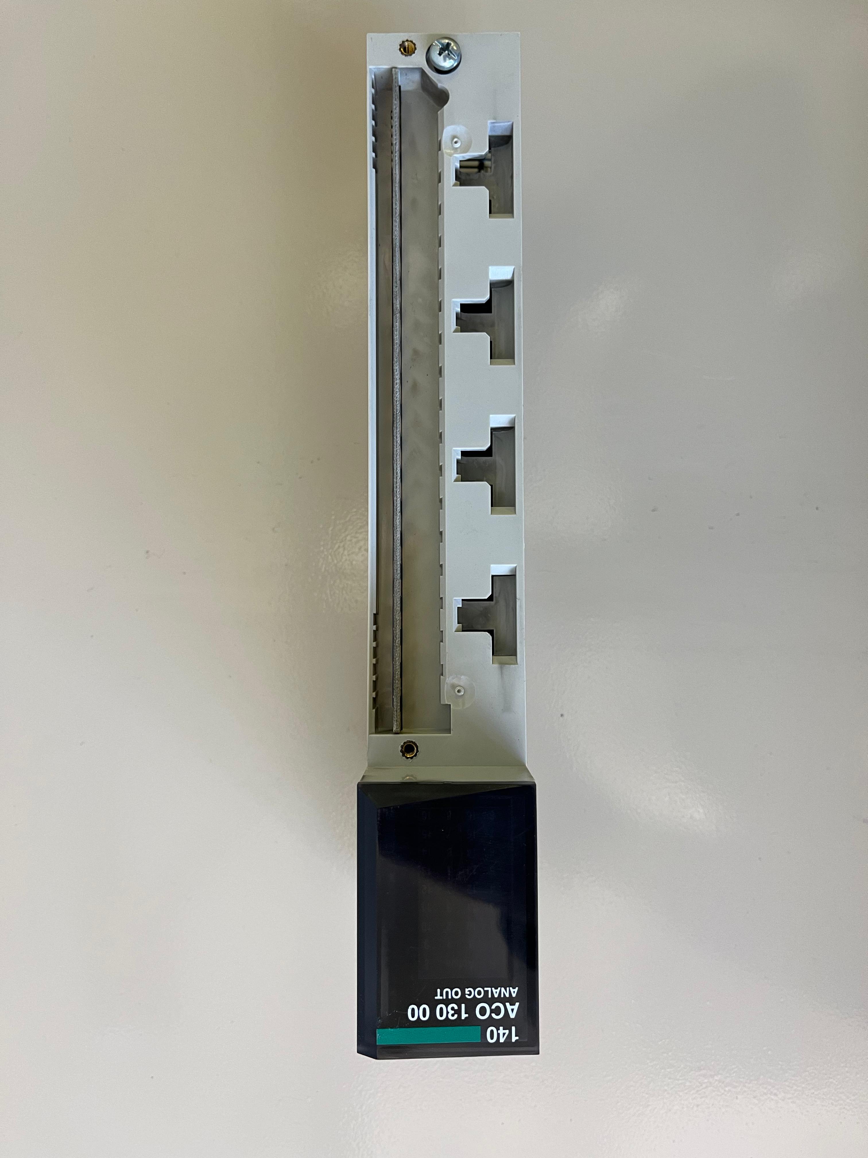 Schneider 140ACO13000 (USADO)