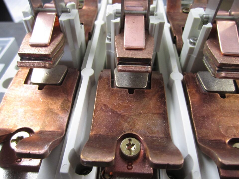 Allen Bradley 100-D420EZD11