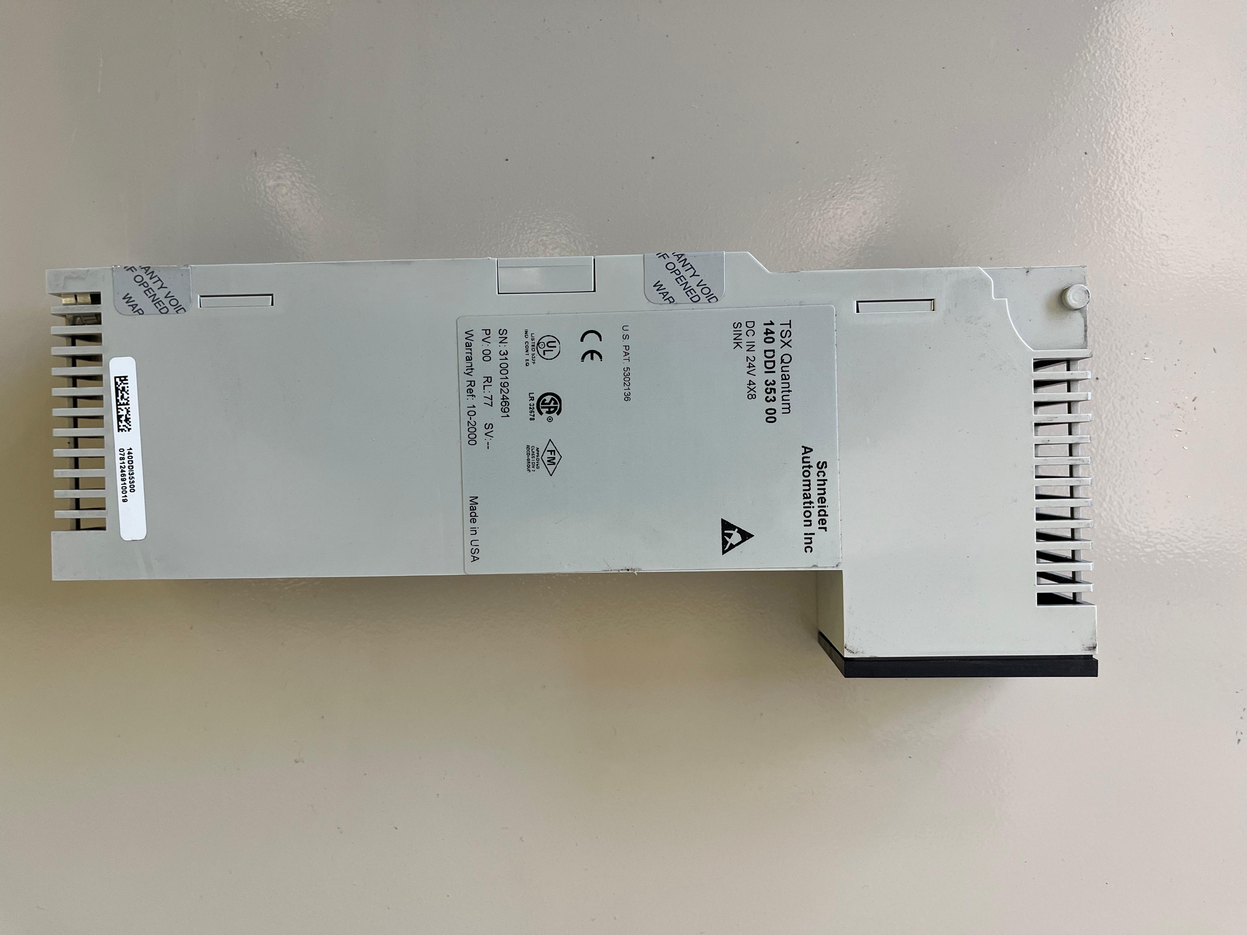 Schneider 140DDI35300 (USADO)