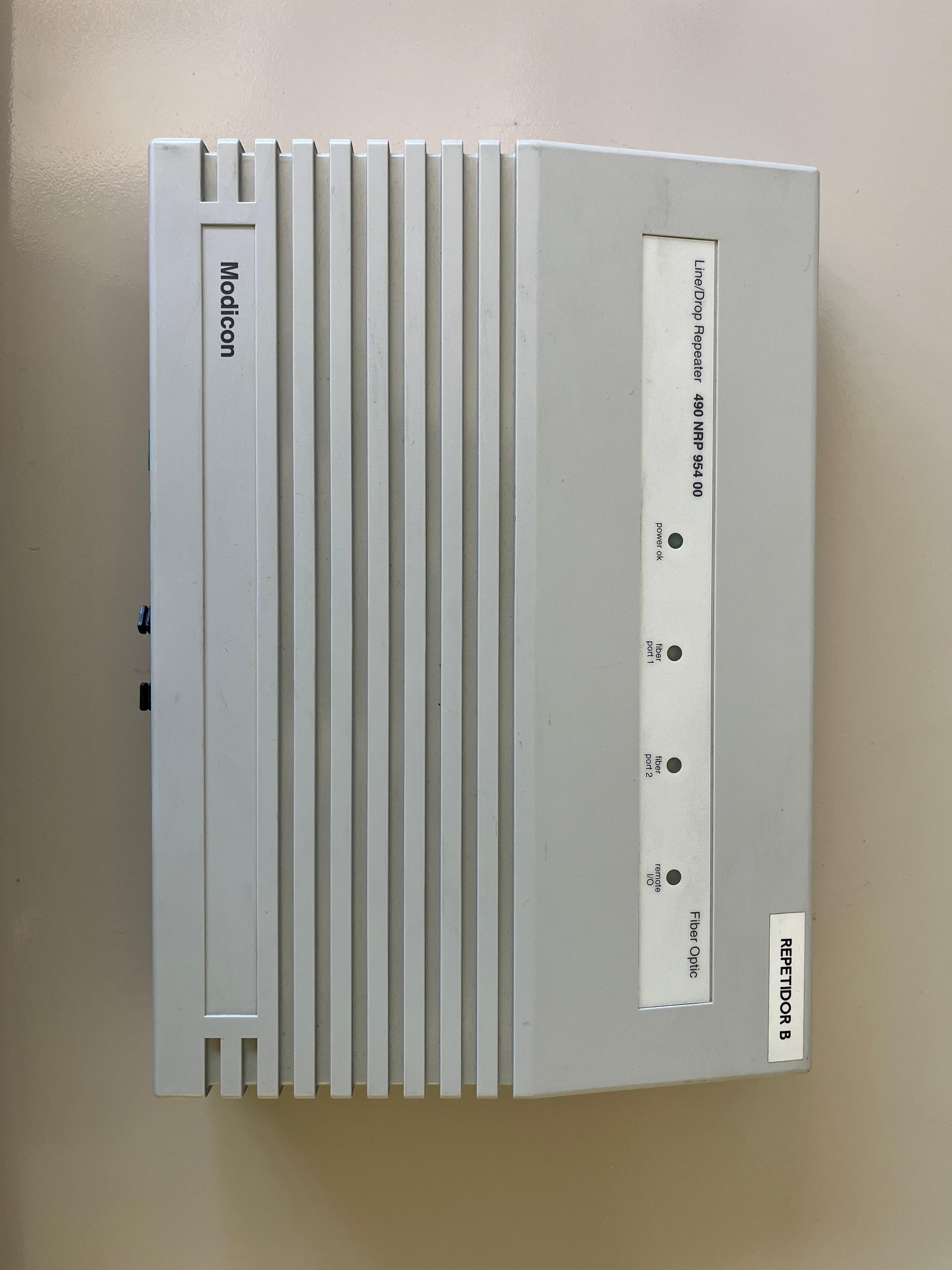 Schneider Modicon 490NRP95400 (USADO)